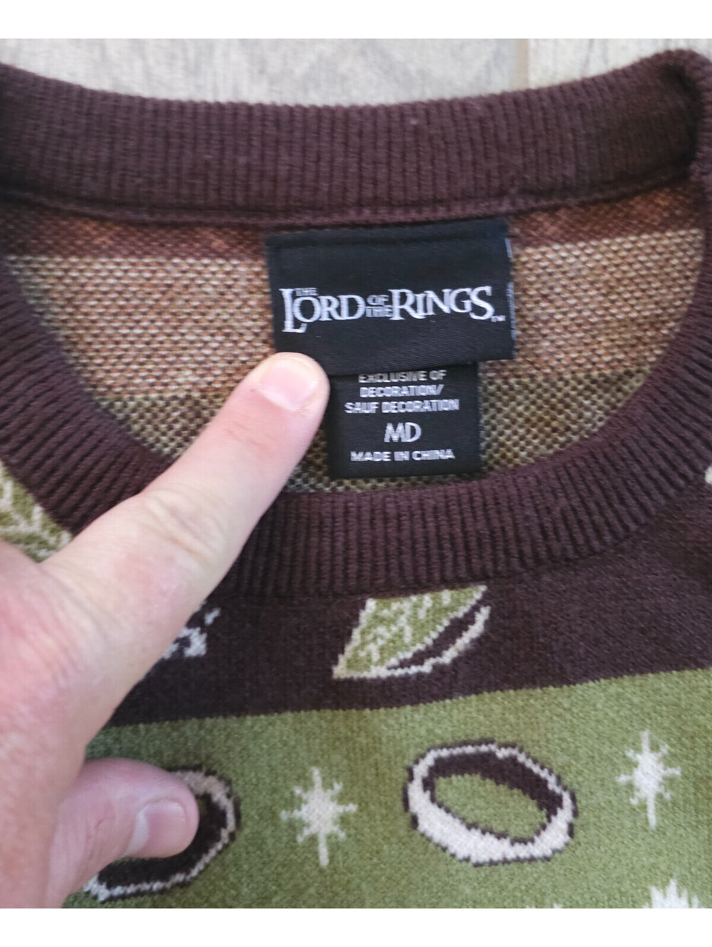 Lord of the Rings BoxLunch Christmas Sweater Mens Sz Medium Pullover The Shire - Picture 6 of 11